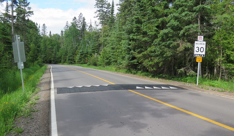 Thunder Bay Roadway into Centennial Park