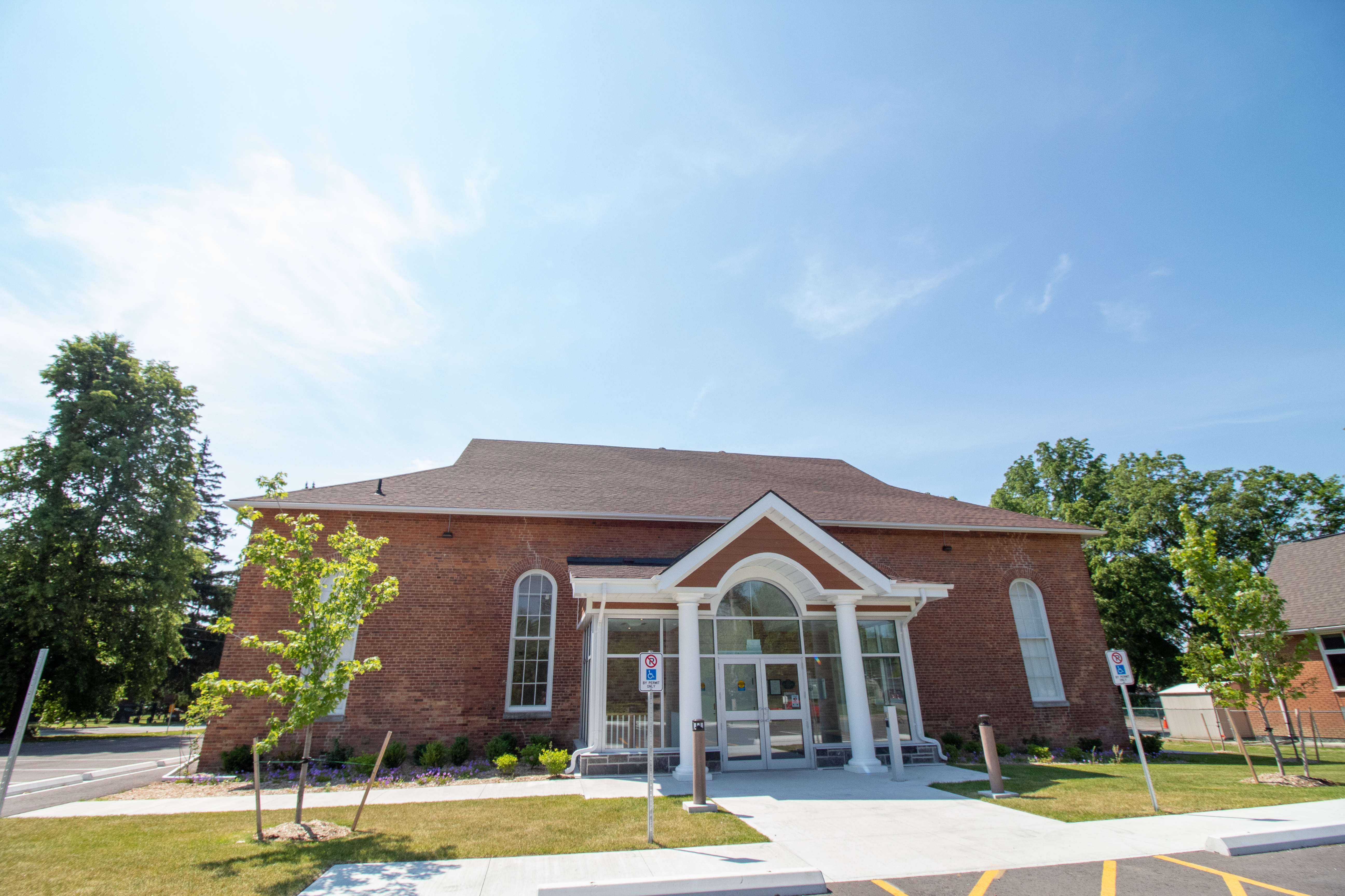 An external picture of the Quaker Meeting House in Ajax, Ontario.